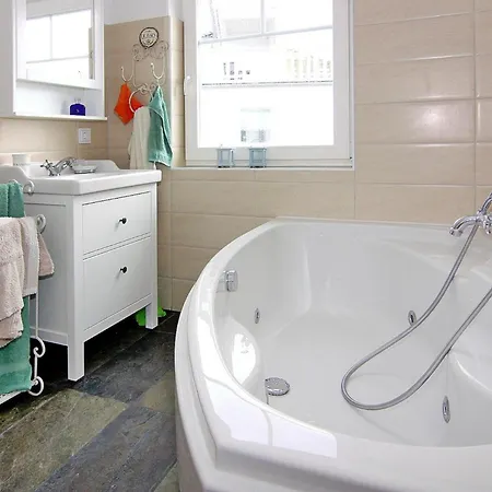 Haus In Mit Und Meerblick, Cleaning Included * Olpenitz